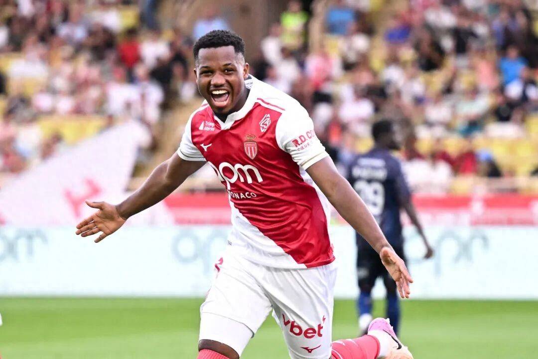 巴萨捡到宝！法蒂在法甲涅槃重生，英超球队排队求购！